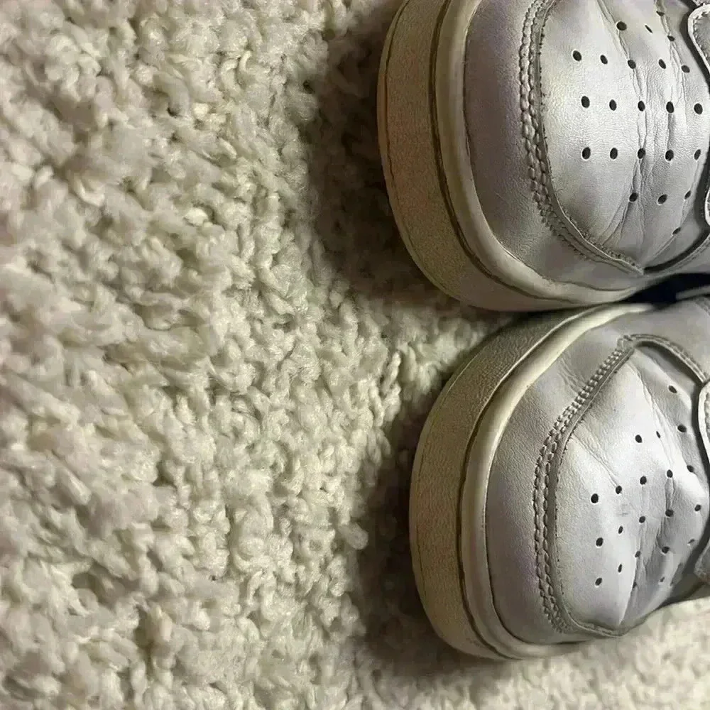 NIKE SIZE 6Y WHITE AIR FORCE 1 PREOWNED